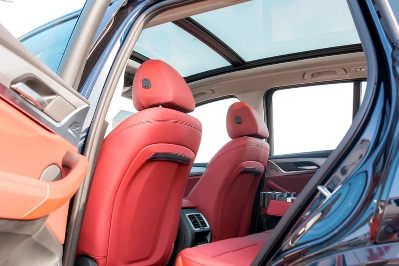 2025 BMW iX3 MSport Electric 80 - 90 kWh 450 - 550 KM Black Red