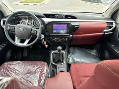 2025 Toyota Hilux SR 2.7L Petrol White Red GCC Specs