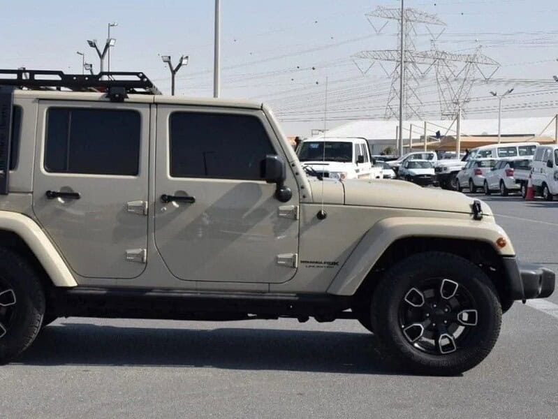 2018 Jeep Wrangler 3.6 litre 6 Cylinder Engine Petrol Beige Black