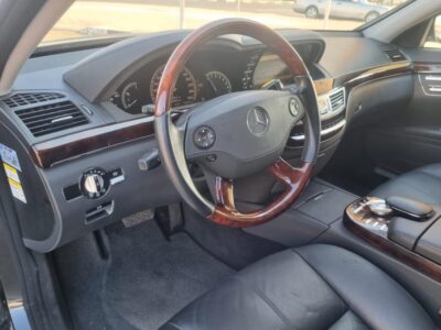 2007 Mercedes-Benz S 550 5.5 Liters 8 Cylinders BLACK