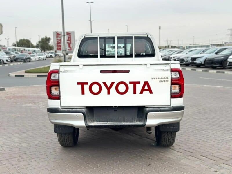 2025 Toyota Hilux SR 2.7L Petrol White Red GCC Specs
