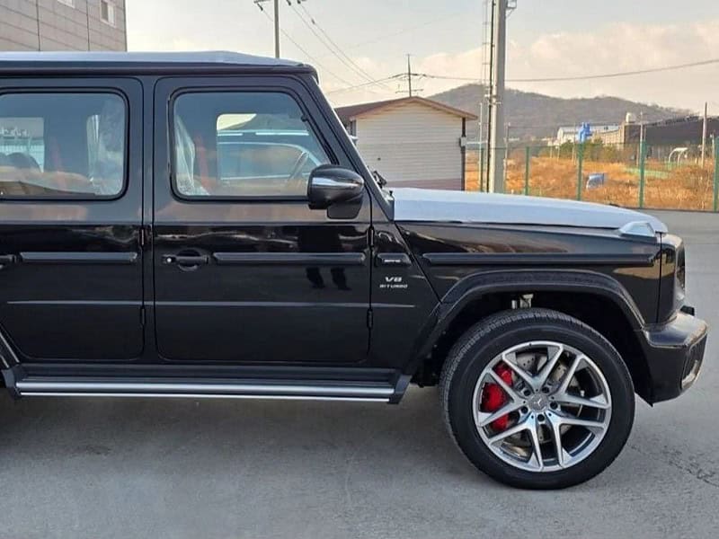 2025 Mercedes-Benz G 63 AMG 8 cylinder 4.0 Biturbo Black Brown