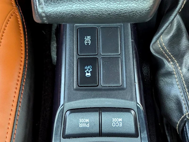 2020 Toyota Fortuner EXR 4X4 V4 2.7L GCC EXCELLENT CONDITION Black Brown