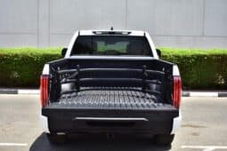 2024 Toyota Tundra Capstone Hybrid V6 3.5L Turbo 4WD White Black