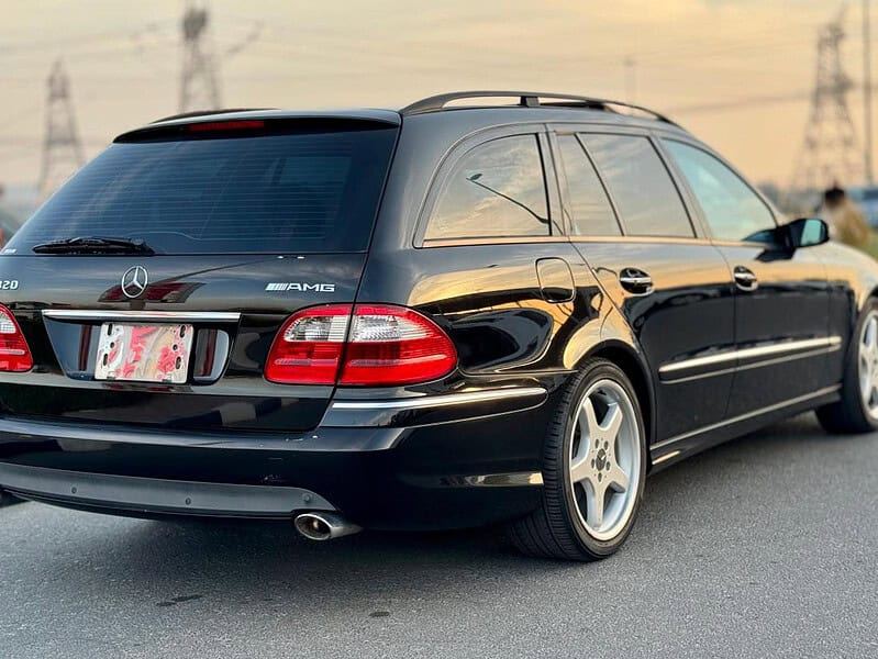 2005 Mercedes-Benz E 320 3.2 Liters V6 Engine Black