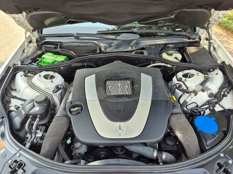 2006 Mercedes-Benz S-Class S 550 in Perfect Condition White Black