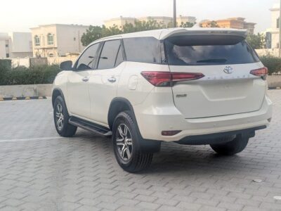 2022 Toyota Fortuner EXR 4X4 V4 2.7L GCC IN EXCELLENT CONDITION White Brown