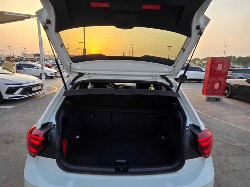 2022 Volkswagen Polo GTI 2.0 liters 4 Cylinders White Black