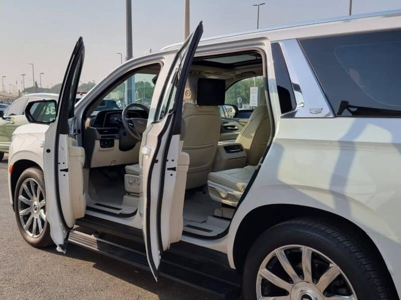 2021 Cadillac Escalade 6.2L V8 Gasoline Engine White Beige