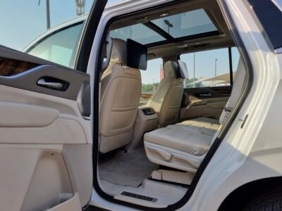 2021 Cadillac Escalade 6.2L V8 Gasoline Engine White Beige