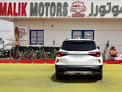 2023 Kia Seltos EX Full Option Neat and Clean Exterior White Black