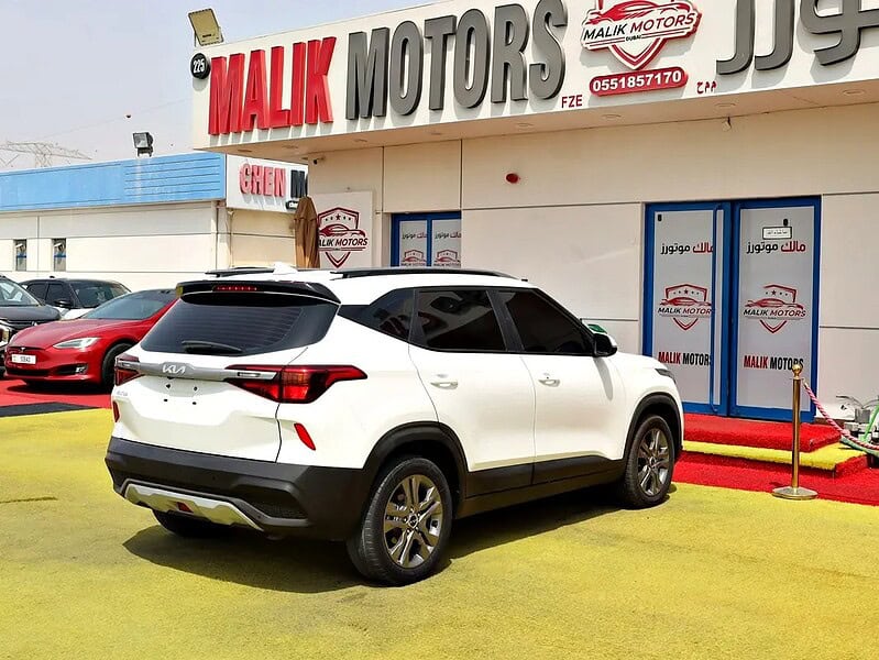 2023 Kia Seltos EX Full Option Neat and Clean Exterior White Black