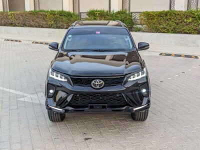 2020 Toyota Fortuner EXR 4X4 V4 2.7L GCC EXCELLENT CONDITION Black Brown