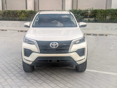 2022 Toyota Fortuner EXR 4X4 V4 2.7L GCC IN EXCELLENT CONDITION White Brown