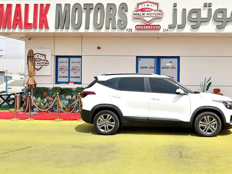 2023 Kia Seltos EX Full Option Neat and Clean Exterior White Black