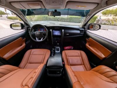 2020 Toyota Fortuner EXR 4X4 V4 2.7L GCC EXCELLENT CONDITION Black Brown