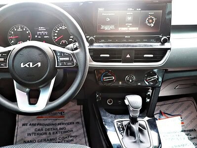 2023 Kia Seltos EX Full Option Neat and Clean Exterior White Black