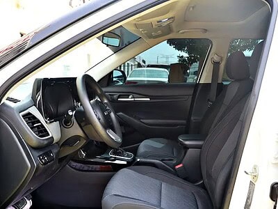 2023 Kia Seltos EX Full Option Neat and Clean Exterior White Black