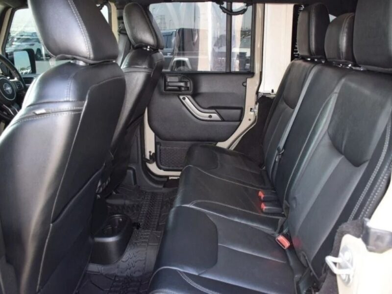 2018 Jeep Wrangler 3.6 litre 6 Cylinder Engine Petrol Beige Black