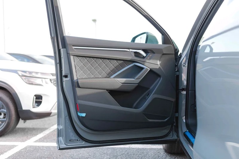 2025 Audi Q3 35 TFSI S-Line 1.5 Turbo TFSI 4 Cylinder Grey Black