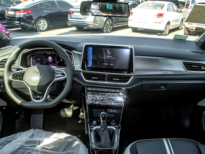 2025 Volkswagen T-Roc R-Line 4 Cylinder Engine Petrol White Black