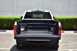 2024 Toyota Tundra Capstone Hybrid V6 3.5L Turbo 4WD White Black