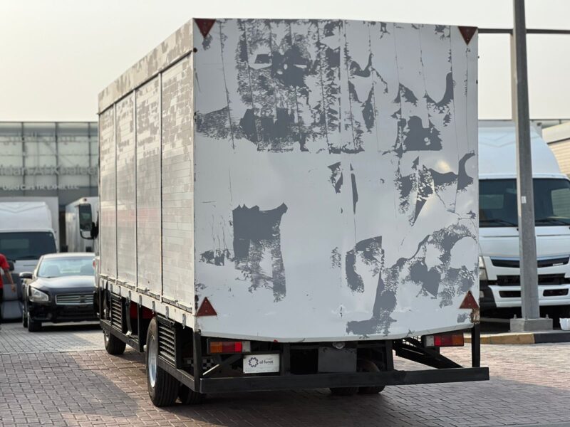 2019 Mitsubishi Canter, Watter Shutter, 18FT GCC White Manual