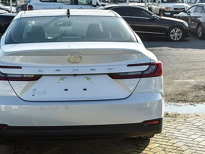 2025 Toyota Camry GREND 2.5L 4 Cylinder Engine GCC White Tan