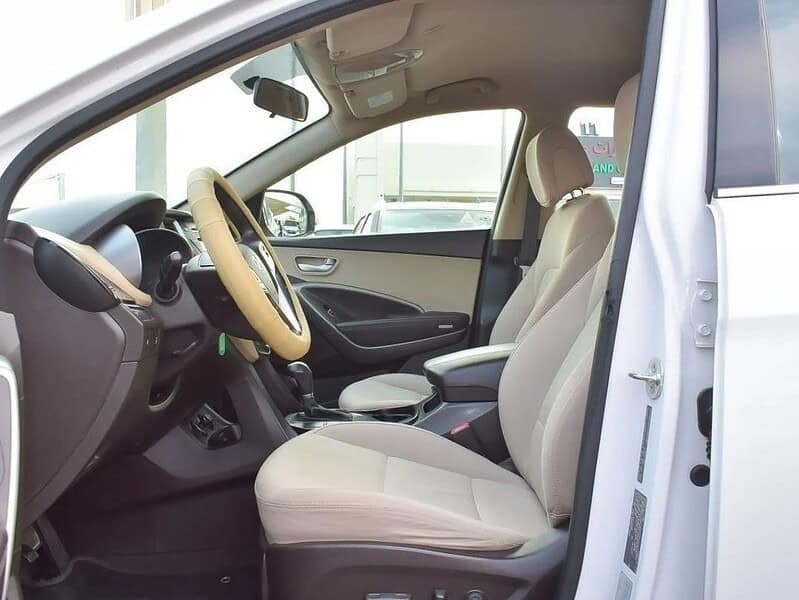 2016 Hyundai Santa Fe 4WD SUV Petrol GCC Specs White Beige