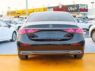 2025 Mercedes-Benz E200 2.0L Inline-4 Turbocharged Gasoline Black Beige