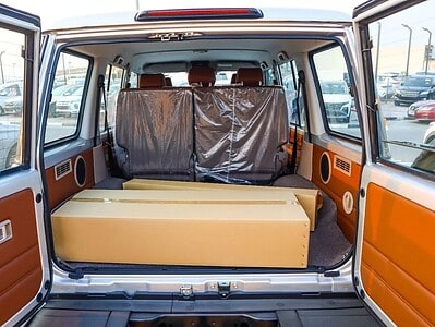 2025 Toyota Land Cruiser 70 DLX 4.0L -Door Hardtop Full Option Silver Tan