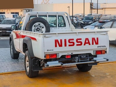 2020 Nissan Patrol Pickup Nissan Patrol 4.8L 6 Cylinder Engine White Grey