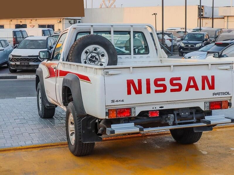 2020 Nissan Patrol Pickup Nissan Patrol 4.8L 6 Cylinder Engine White Grey
