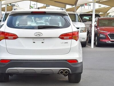 2016 Hyundai Santa Fe 4WD SUV Petrol GCC Specs White Beige