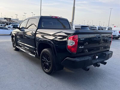 2017 Toyota Tundra Crewmax Limited 5.7 litre 8 Cylinder Engine Black Grey