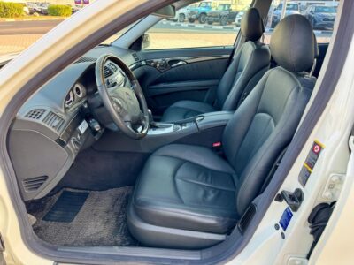 2004 Mercedes-Benz E 500 5.0 liters V8 Engine White Black