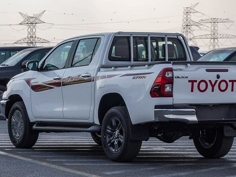 2025 Toyota Hilux GLX-S SR5 2.7L 4 Cylinder Engine GCC White Burgundy