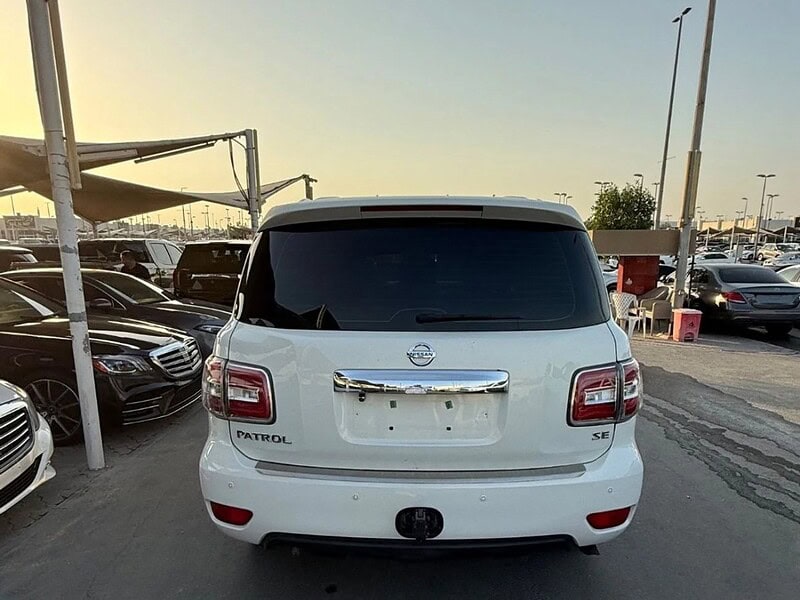 2013 Nissan Patrol SE 4.0 litre 6 Cylinder Engine SUV White Beige