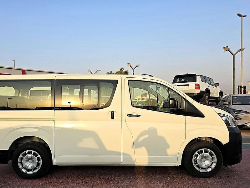 2025 Toyota Hiace Std Roof Newshape 2.8l Diesel MT White Grey