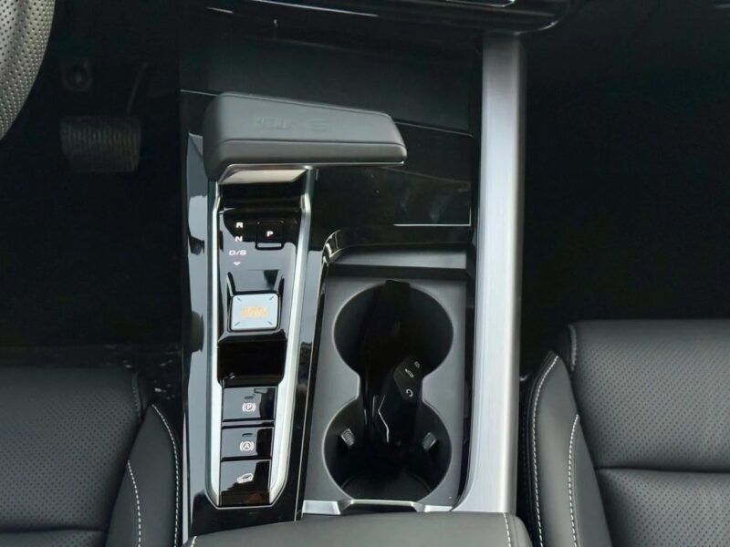 MG One Deluxe 1.5L Petrol FWD 2024 GCC Specs Red Black