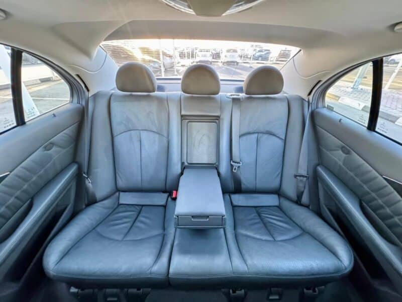 2004 Mercedes-Benz E 500 5.0 liters V8 Engine White Black