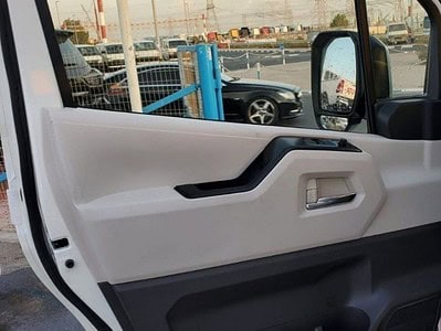 Toyota Hiace Commuter GL 2.8 litre MT Diesel 2026 White Grey