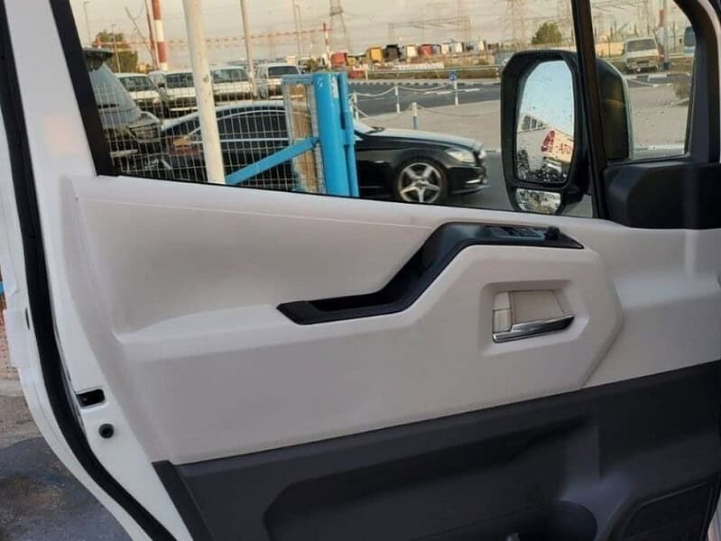 Toyota Hiace Commuter GL 2.8 litre MT Diesel 2026 White Grey