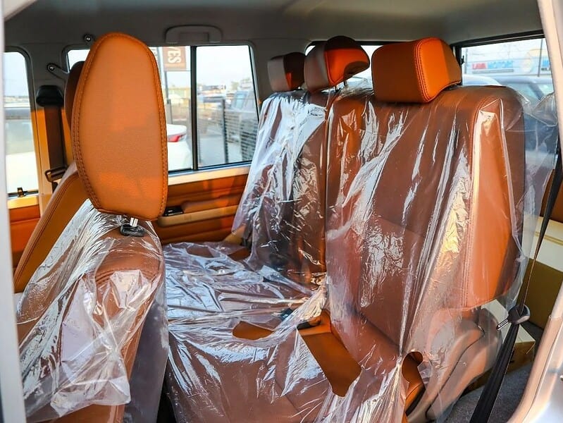 2025 Toyota Land Cruiser 70 DLX 4.0L -Door Hardtop Full Option Silver Tan