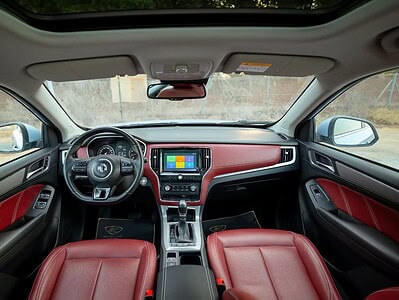 2022 MG RX5 Luxury 1.5 litre 4 Cylinder Engine GCC Specs Silver Brown