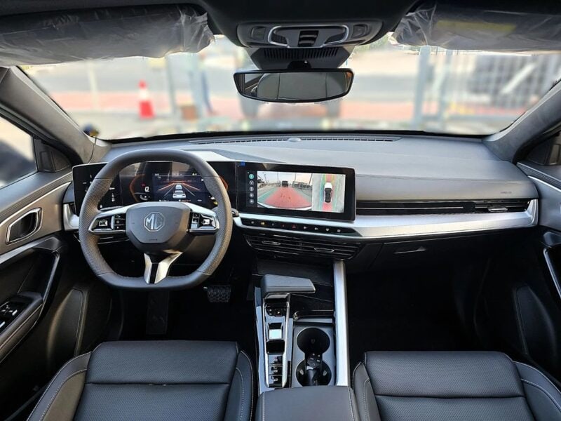 MG One MG One 1.5 LUX SUV FWD 5Doors Black Color 2024