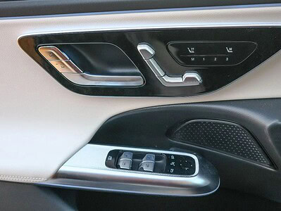 2025 Mercedes-Benz E200 2.0L Inline-4 Turbocharged Gasoline Black Beige