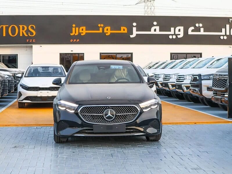 2025 Mercedes-Benz E200 2.0L Inline-4 Turbocharged Gasoline Black Beige