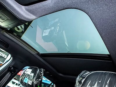 2025 Volkswagen T-Roc R-Line 4 Cylinder Engine Petrol White Black