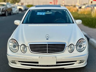 2004 Mercedes-Benz E 500 5.0 liters V8 Engine White Black